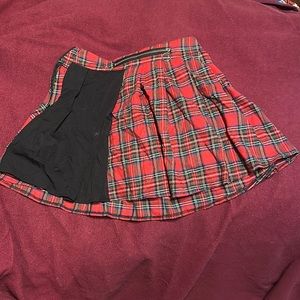 Skater half black half flannel skirt zip up